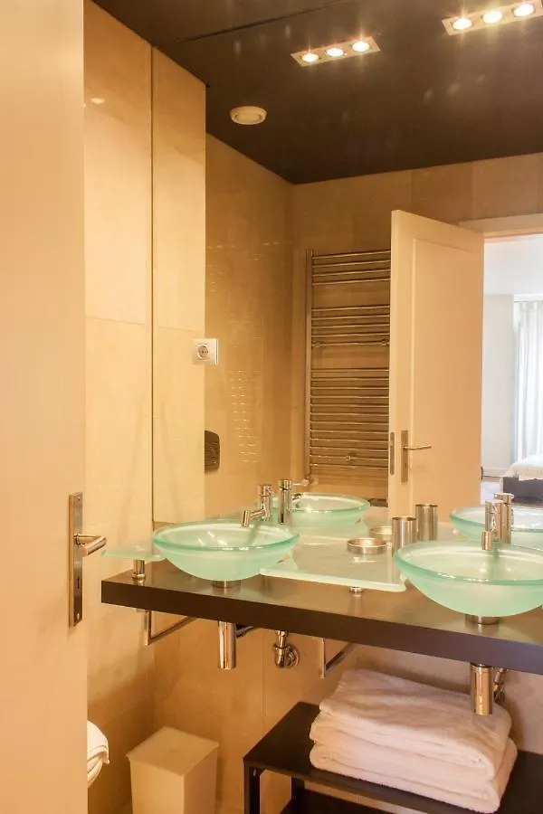 Apartment Chiado Deluxe By Architecture Tote Ser